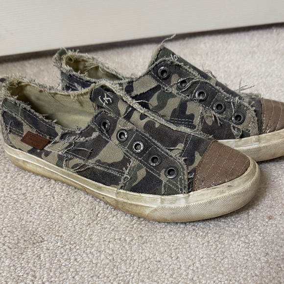 Women’s Camouflage Slip-On Sneakers - Picture 1 of 1